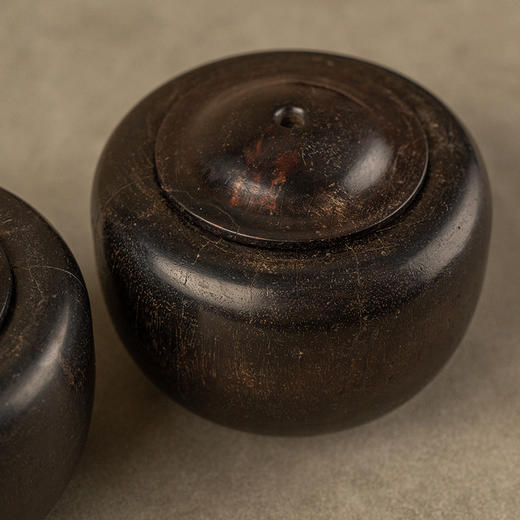 清早期 紫檀一木整挖围棋罐（一对） 商品图2