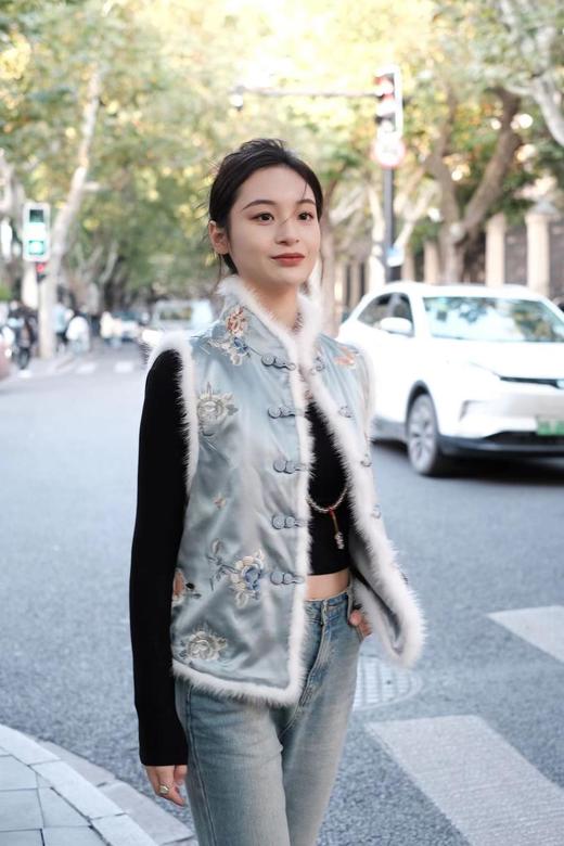 盛唐牡丹 |重磅真丝手推绣水貂毛立领对襟夹棉马甲 商品图1