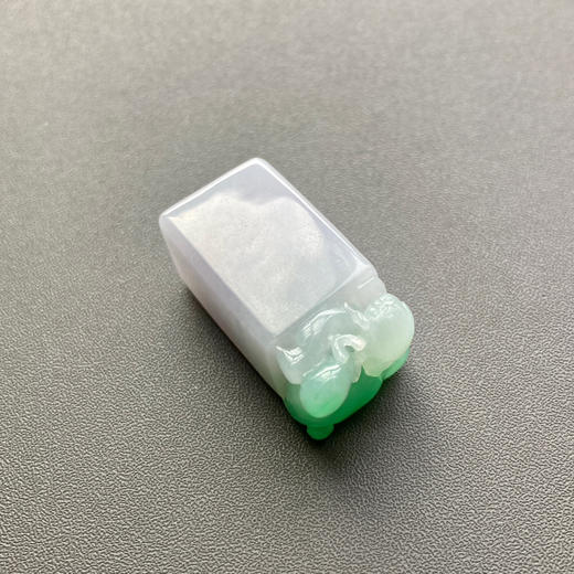 糯冰种阳绿翡翠印章 商品图5