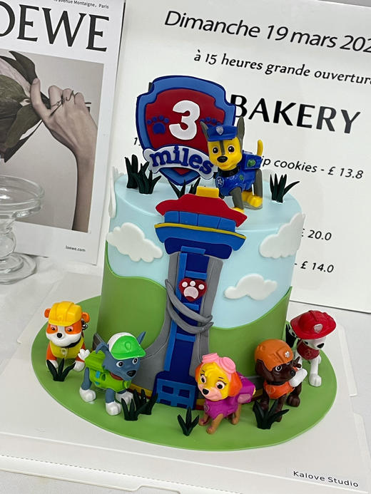 半翻糖汪汪队纯手工主题蛋糕 商品图0