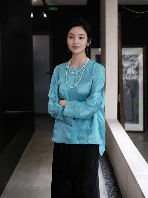 盛唐牡丹 |海青蓝石榴花纹样偏襟上衣 商品图1