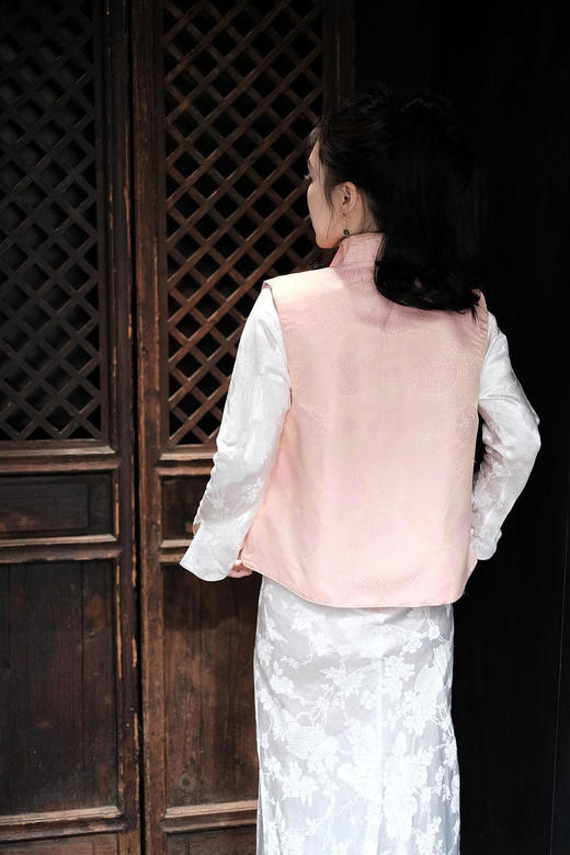 盛唐牡丹|真丝缎手推绣百蝶纹样马甲 商品图11