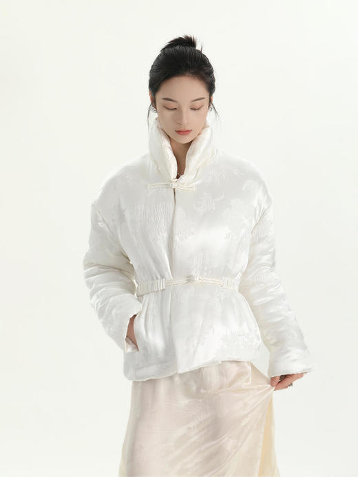 微瑕秒杀| 盛唐牡丹 | 真丝压皱提花高领夹棉外套[特价品](特殊商品不退不换) 商品图1