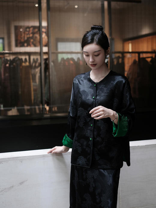 盛唐牡丹 | 真丝冠乐绉松鼠葡萄纹双面穿外套 商品图4