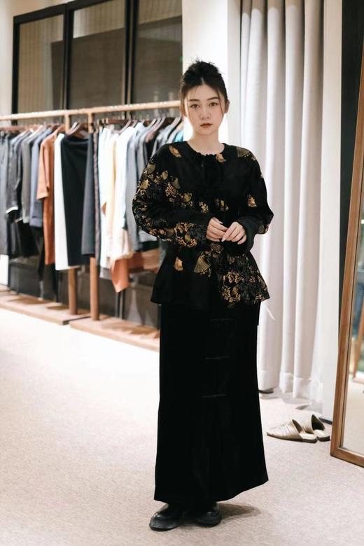 盛唐牡丹 |丝绒烫银对襟夹绵女外套-黑色 商品图1