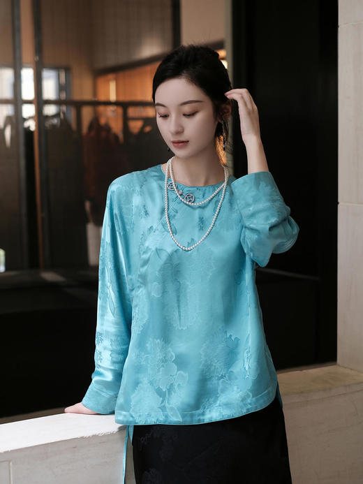 盛唐牡丹 |海青蓝石榴花纹样偏襟上衣 商品图0