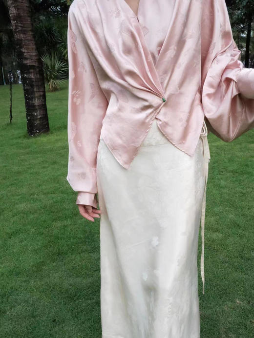 盛唐牡丹 | 粉色蝶恋花/紫色喜鹊缠枝真丝提花褶皱上衣 商品图5