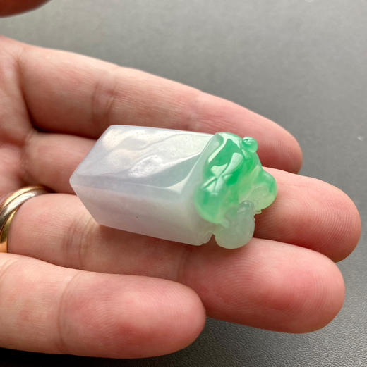 糯冰种阳绿翡翠印章 商品图7