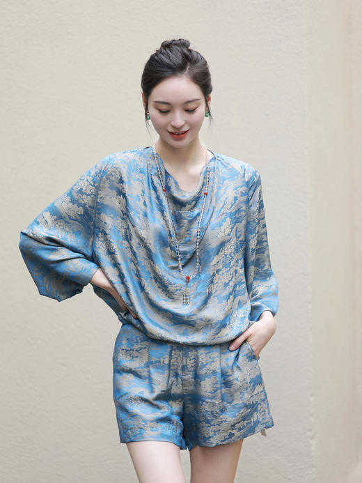 盛唐牡丹 |深蓝清明上河图真丝提花荡领女上衣 商品图0