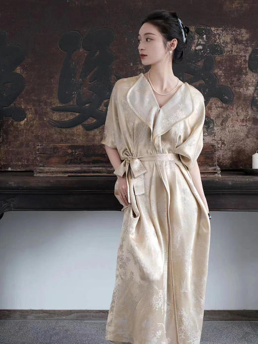 盛唐牡丹 |真丝提花香槟金喜上眉梢连衣裙(配腰带) 商品图6