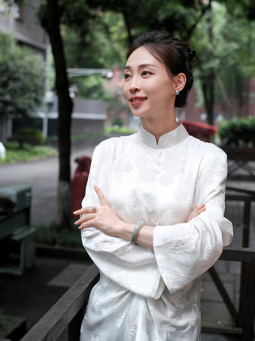 微瑕秒杀|  盛唐牡丹|真丝冠乐绉褶皱款上衣-白色 [特价品](特殊商品不退不换) 商品图3