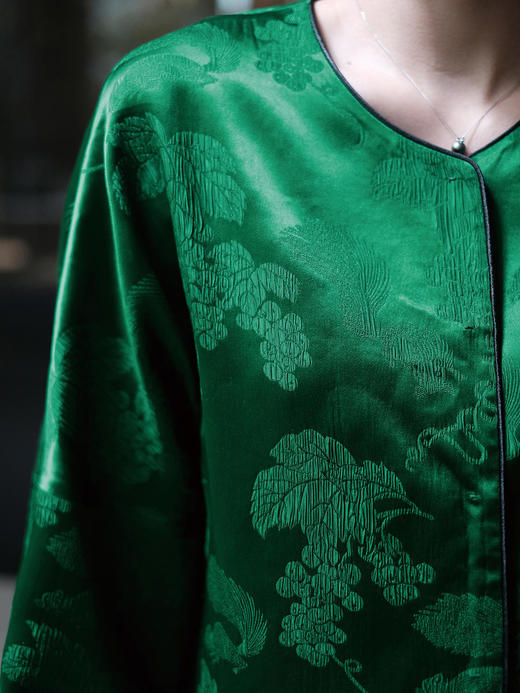 盛唐牡丹 | 真丝冠乐绉松鼠葡萄纹双面穿外套 商品图3