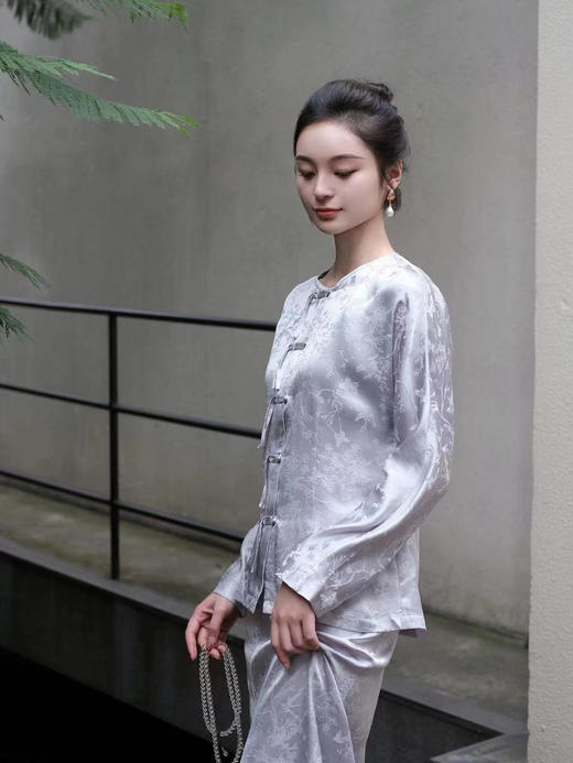 盛唐牡丹 |真丝提花缠枝喜鹊纹上衣 商品图1