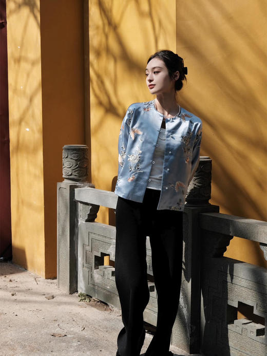 微瑕秒杀| 盛唐牡丹 |真丝手推绣外套短款/白色蝶恋花真丝里布 [特价品](特殊商品不退不换) 商品图4