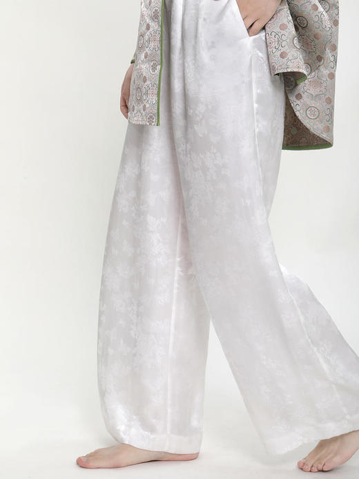 瑕疵|盛唐牡丹 |真丝提花阔腿裤珍珠白平腰版 (蝶恋花纹样）[特价品](特殊商品不退不换) 商品图0