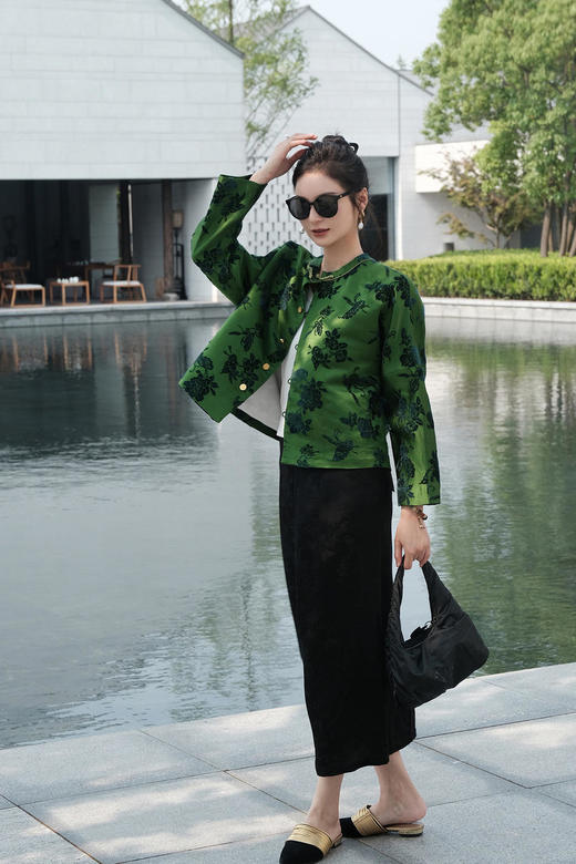 已下架| 真丝漳绒圆领外套(绿色) 商品图4