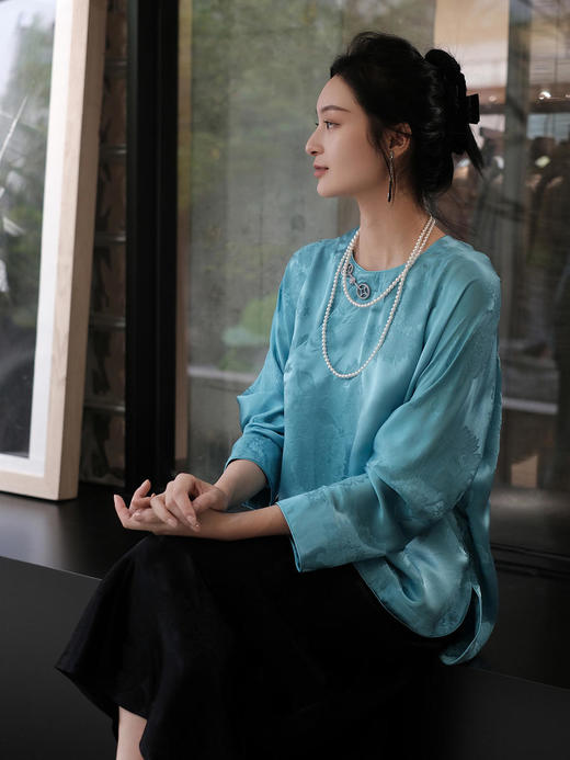 盛唐牡丹 |海青蓝石榴花纹样偏襟上衣 商品图2