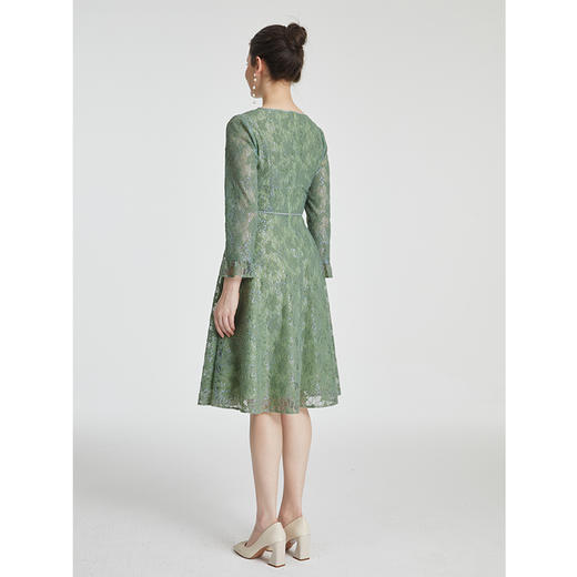 司歌羽毛蕾丝圆领长袖弹力连衣裙A881314 商品图3