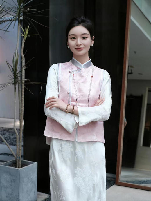 盛唐牡丹 |花锦缎百蝶偏襟马甲 商品图1