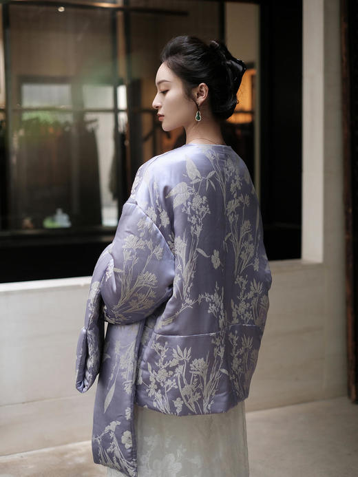 盛唐牡丹|真丝提花蕙兰纹夹绵棉服(配围巾) 商品图4