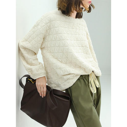 COCOBELLA重工几何绗缝套头卫衣女简约宽松休闲圆领上衣SE513 商品图1