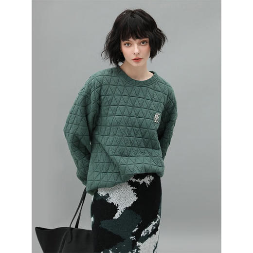 COCOBELLA重工几何绗缝套头卫衣女简约宽松休闲圆领上衣SE513 商品图3