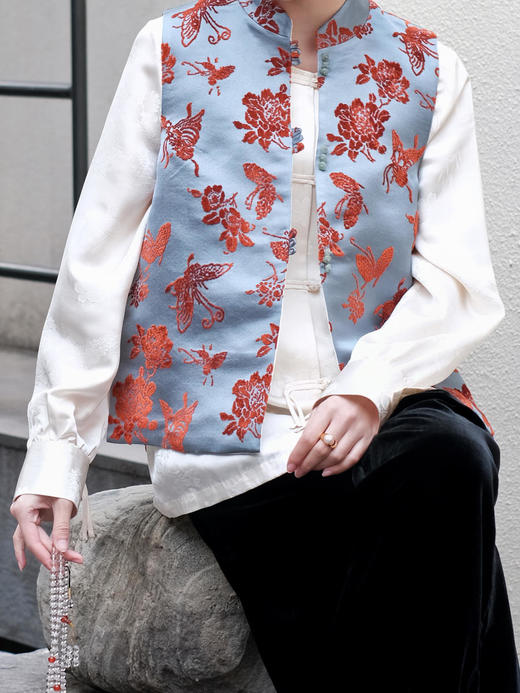 盛唐牡丹 |真丝漳绒立领新中式马甲-冰蓝底-铁锈红纹 商品图5