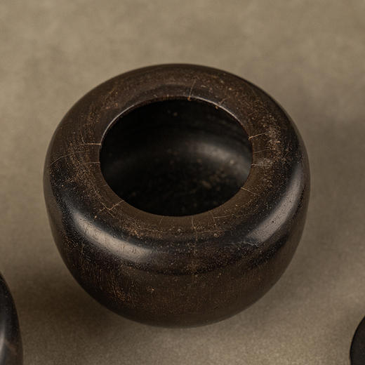 清早期 紫檀一木整挖围棋罐（一对） 商品图3