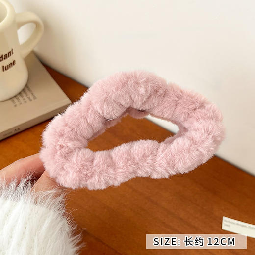 秋冬【云朵毛绒抓夹】百搭仿兔毛发发饰  后脑勺鲨鱼夹发爪  多款可选 商品图8