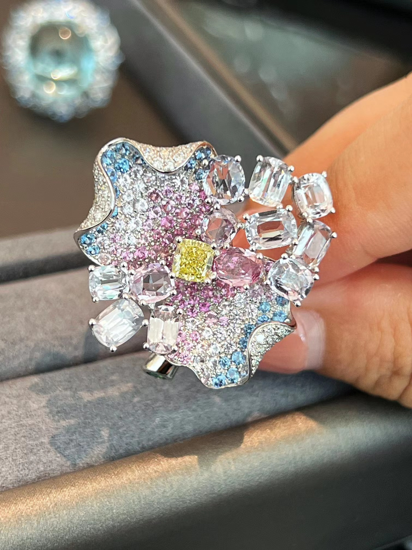 「四季·春」黄钻戒指 0.56克拉FIY黄钻