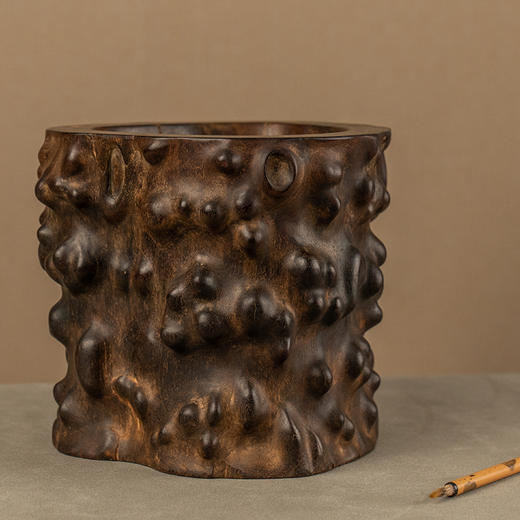 清早期 紫檀树瘤随形笔海 商品图0