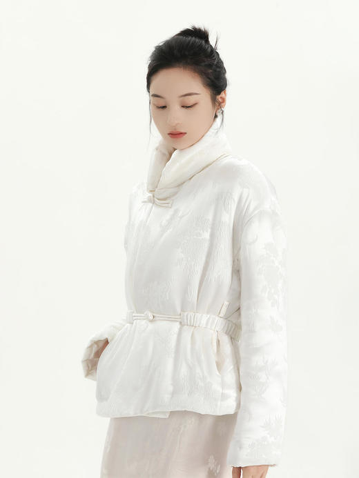 微瑕秒杀| 盛唐牡丹 | 真丝压皱提花高领夹棉外套[特价品](特殊商品不退不换) 商品图0