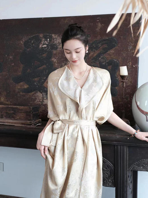 盛唐牡丹 |真丝提花香槟金喜上眉梢连衣裙(配腰带) 商品图2