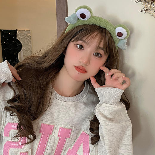 【可爱小青蛙束发带】 洗脸敷面膜专用  卡通搞怪毛绒发箍  冬季头箍发卡 商品图2