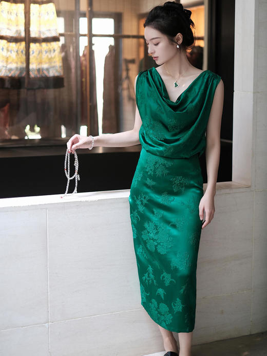 盛唐牡丹 |真丝梅兰竹菊荡领长裙 商品图1