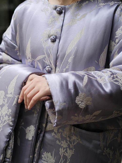 盛唐牡丹|真丝提花蕙兰纹夹绵棉服(配围巾) 商品图12