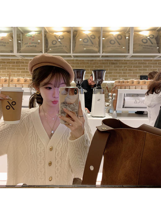 金蘑菇菇 Clos Maggiore北欧情书 / V领宽松麻花毛衣+灯芯绒短裤 商品图3