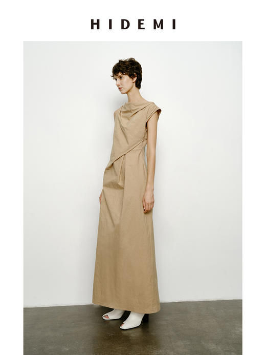 HIDEMI 沙丘色极简不对称雕塑感褶皱特殊工艺纸感立裁连衣裙长裙 商品图1