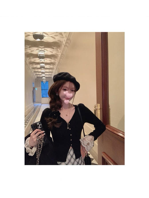 金蘑菇菇 Andiamo维多利亚美术馆 / 复古v领收腰针织开衫格子半裙 商品图2