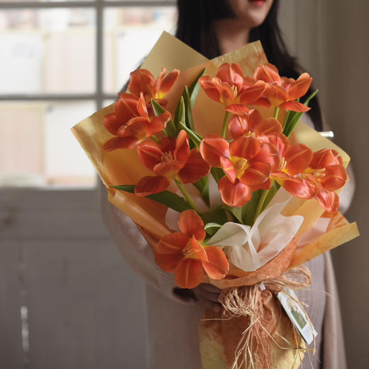 10枝橙色郁金香花束 商品图5