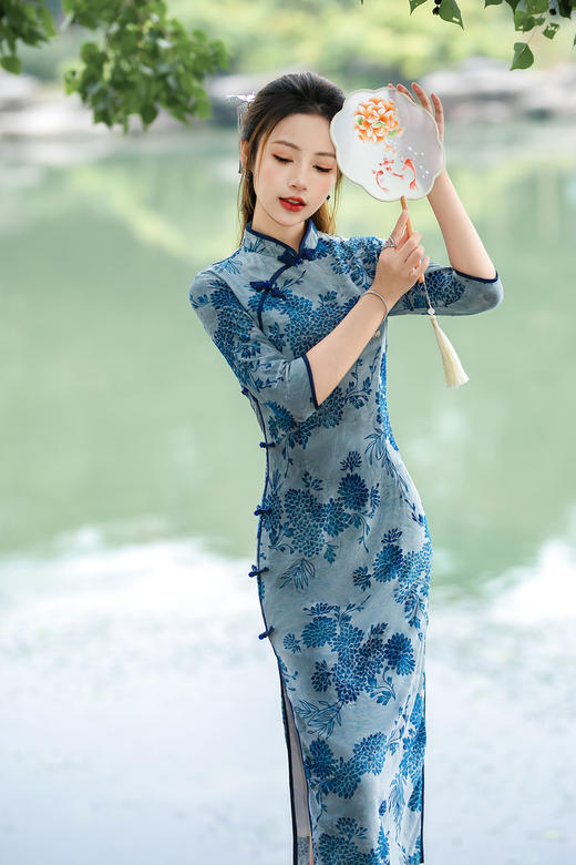 日常复古，秋冬长款双层雪尼尔七分袖旗袍改良植绒旗袍ZA-5181 商品图2