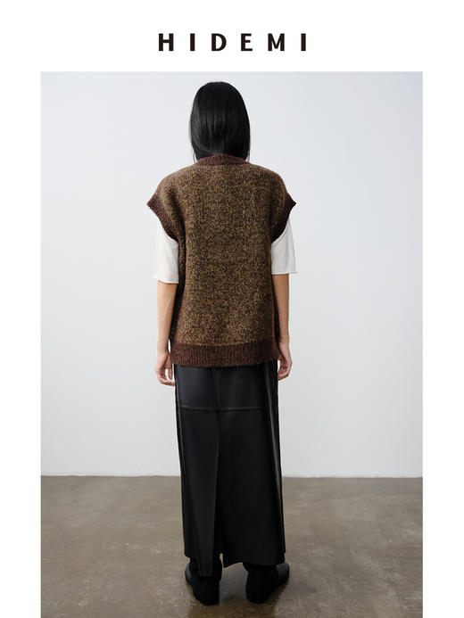 HIDEMI 马海毛羊毛混纺圈圈花针廓形极简设计感圆领加厚款马甲背心 黑色/花棕绿 商品图6