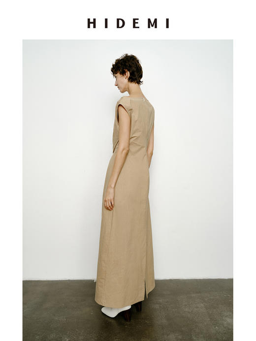 HIDEMI 沙丘色极简不对称雕塑感褶皱特殊工艺纸感立裁连衣裙长裙 商品图9