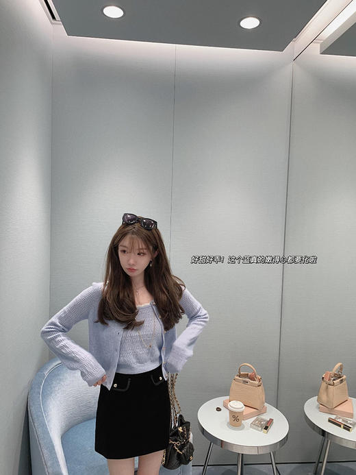 金蘑菇菇 撒娇情话 crush香香/ 乖甜减龄针织开衫吊带半裙三件套 商品图0