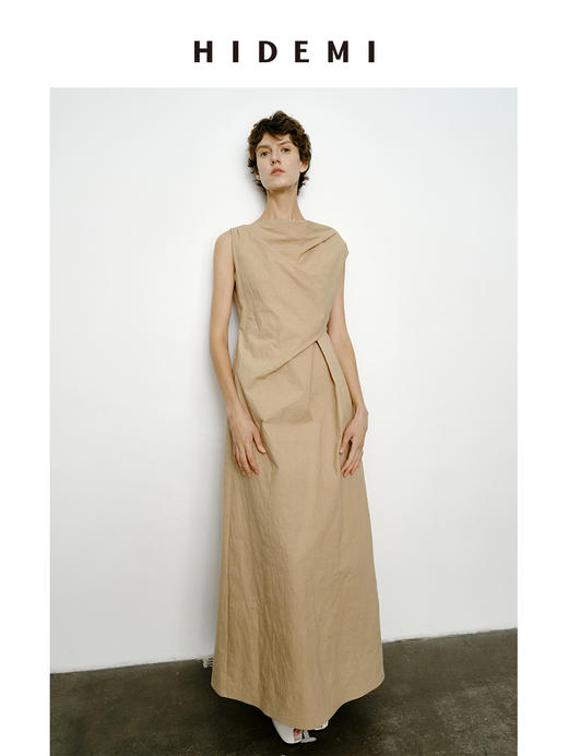 HIDEMI 沙丘色极简不对称雕塑感褶皱特殊工艺纸感立裁连衣裙长裙 商品图3