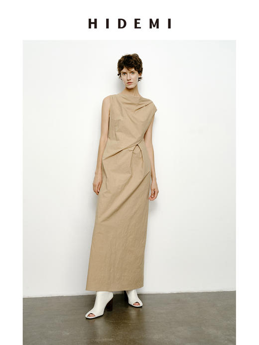 HIDEMI 沙丘色极简不对称雕塑感褶皱特殊工艺纸感立裁连衣裙长裙 商品图0
