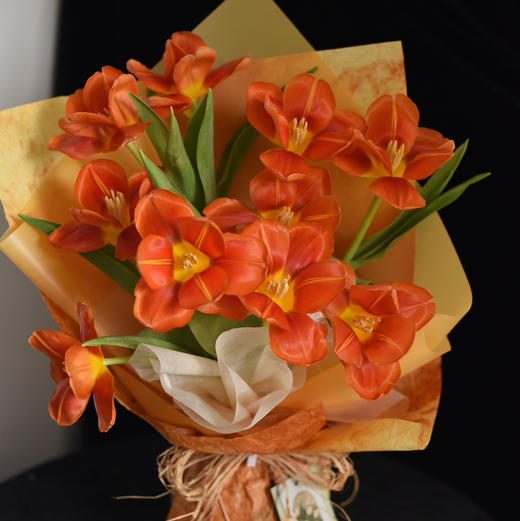 10枝橙色郁金香花束 商品图2