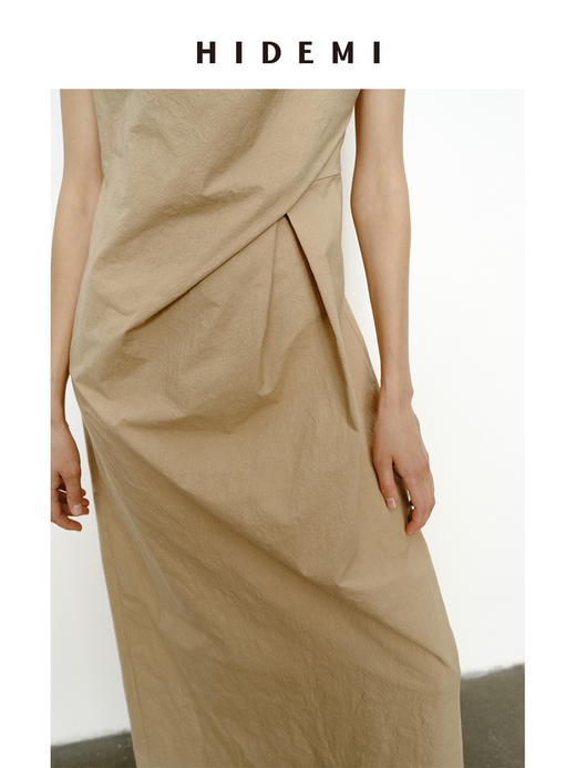 HIDEMI 沙丘色极简不对称雕塑感褶皱特殊工艺纸感立裁连衣裙长裙 商品图4