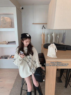 金蘑菇菇 爱物 是星星耶/早秋休闲宽松盖pp圆领星空刺绣毛衣