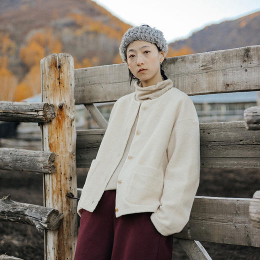 绽放902朵/小奶猫摇粒绒外套2023秋冬圆领单排扣开襟贴袋复古优雅 商品图3